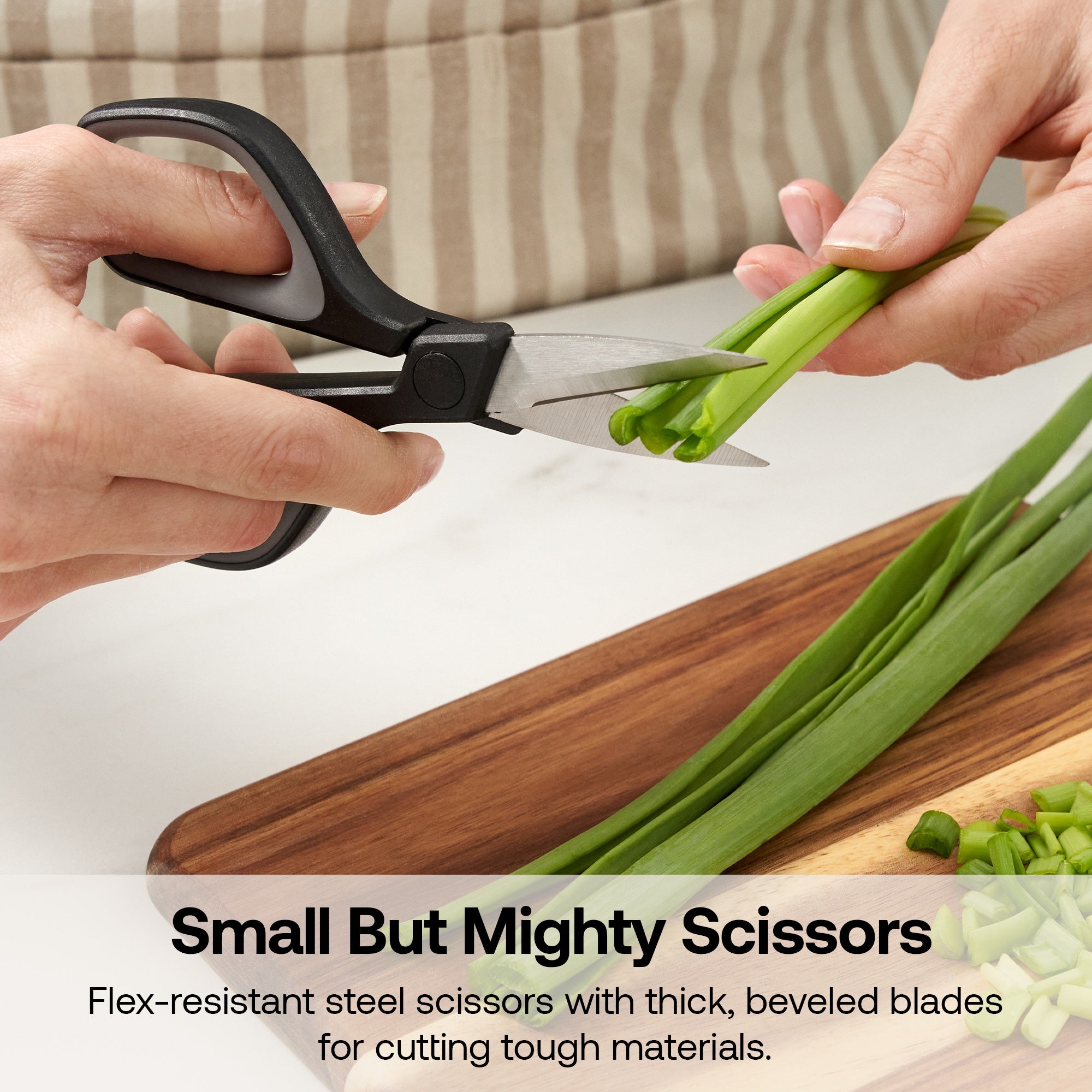 anysharp-scissors-and-bundles-mini-ciseaux-aiguiseur-classic-bleu image 5